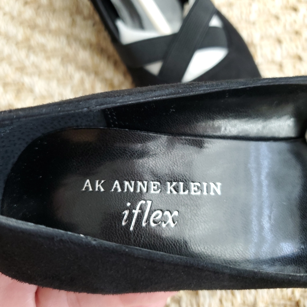 Anne Klein Women's Akvanity Black iflex Suede Heeled Shoe Size 7 - Picture 7 of 14